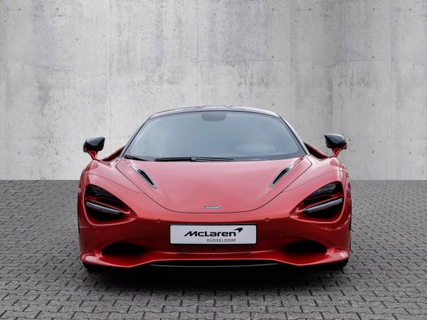 McLaren 750S Coupe