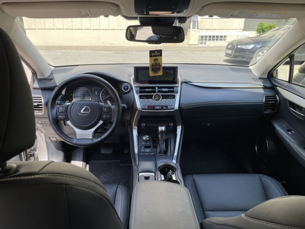 Lexus NX 300h AWD