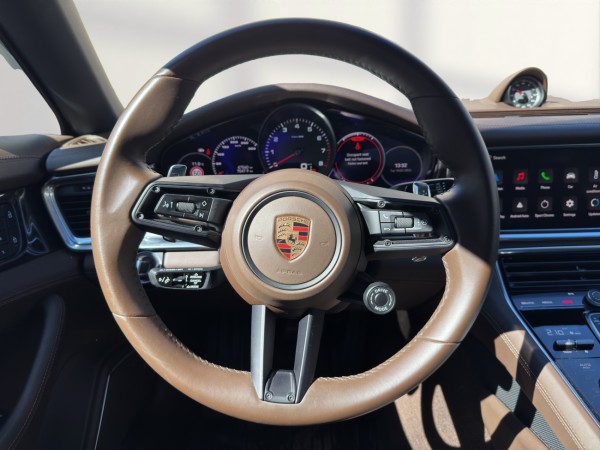 Porsche Panamera 4 Platinum Edition
