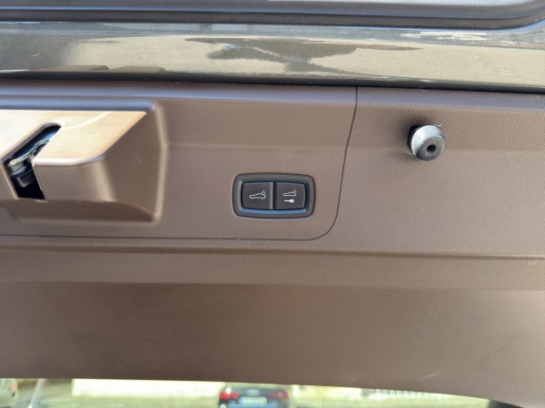 Porsche Panamera 4 Platinum Edition