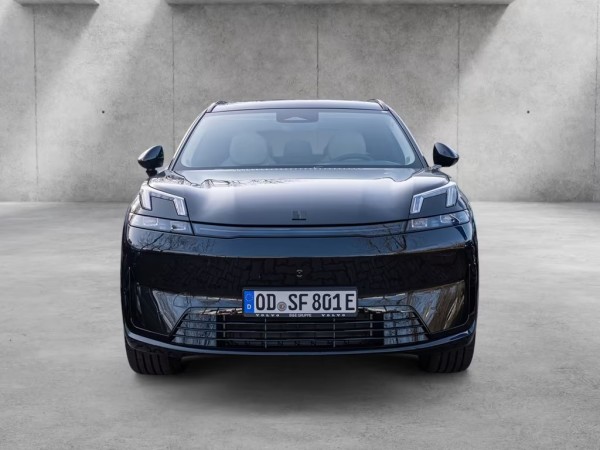 Lynk&Co 08 Plug-In Hybrid