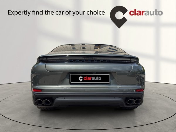 Porsche Panamera 4