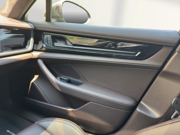 Porsche Panamera 4