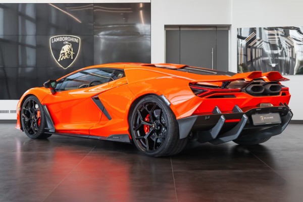 Lamborghini Revuelto 6.5 V12 HPEV