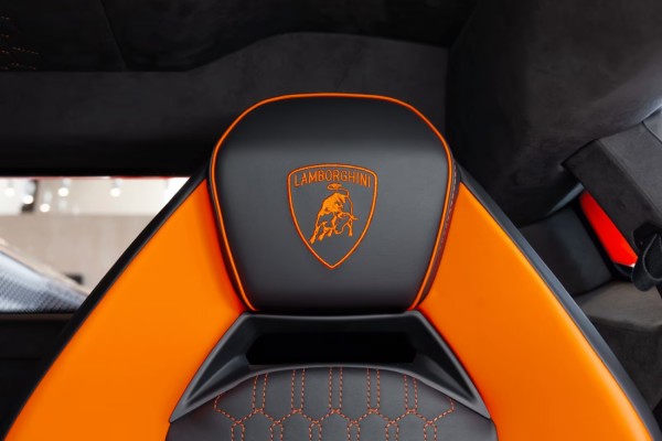 Lamborghini Revuelto 6.5 V12 HPEV