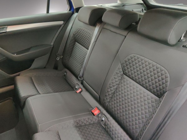 Skoda Superb Combi Ambition 1.4 TSI iV AHK