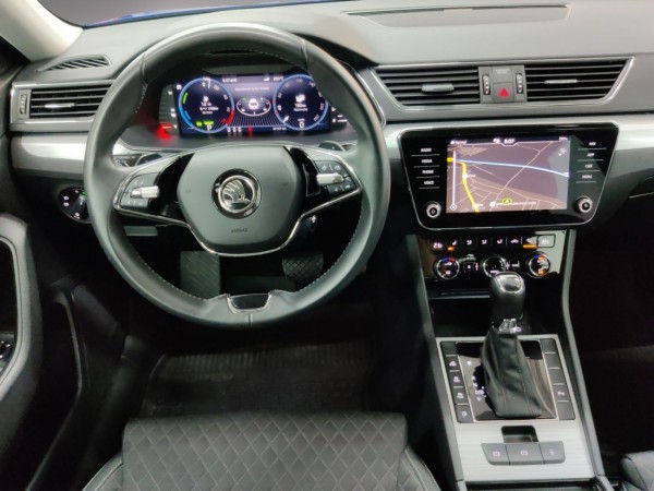 Skoda Superb Combi Ambition 1.4 TSI iV AHK